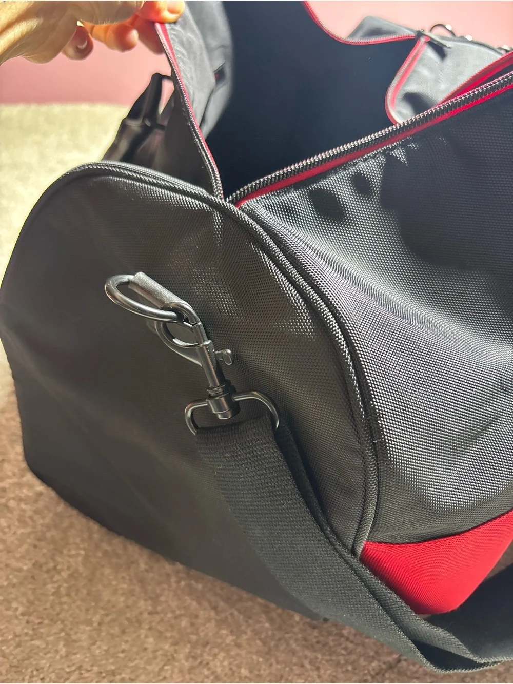 Ralph Lauren Polo Weekend Hand Bag travel Weekender Black and Red duffle.